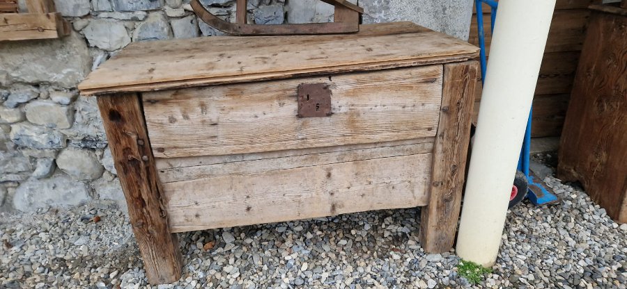 Coffre  poteaux de Bonneval sur Arc